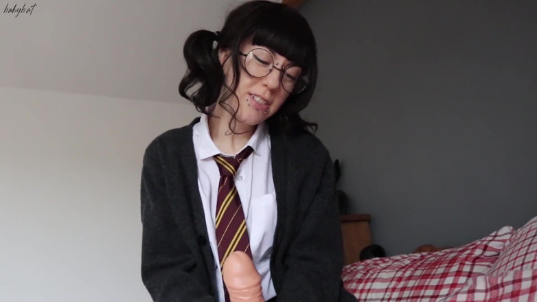 Fetpup: Bareback fucking a gryffindor girl