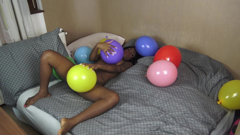 Solo Austria: Ebony Balloon Fetish