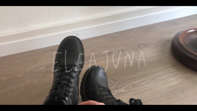 Lady Juna: Fetiche por pés, beijos, pântanos