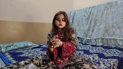 Sairaxsaim: Hintli güzel büyük götlü latin sert sikiş inliyor amatör çift