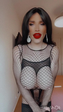 Sissy Slut Brianna: CHCETE BÝT UŽITEČNÍ? Dovol mi to zkusit a neopovažuj se...