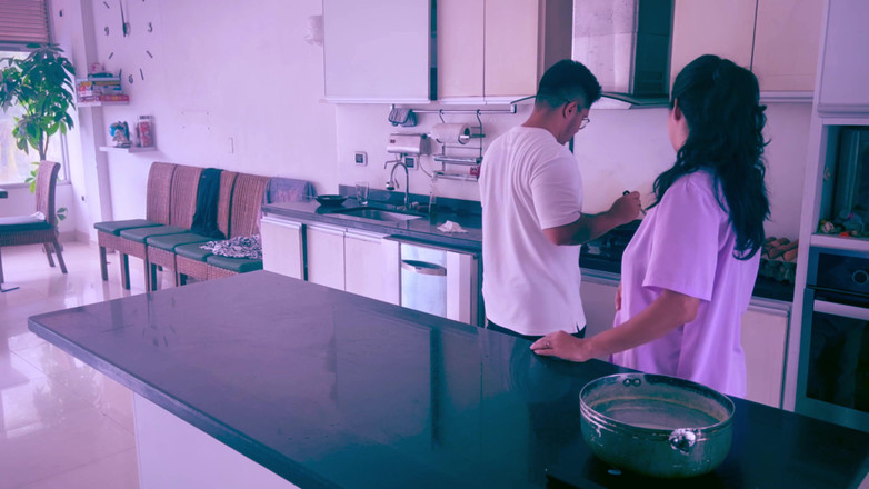 NamiQseiiin: My Friend Helps My Wife Because She's Drowning