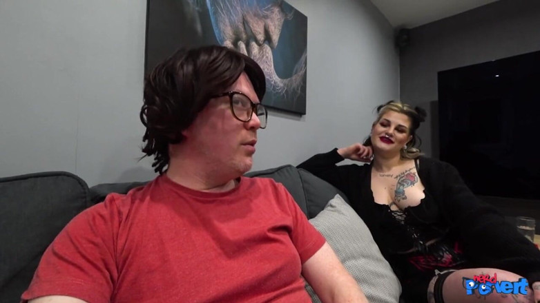 Nerd Pervert: Luna Doom - gotycka maszyna do ssania