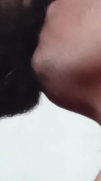 Madrasta beijando enteado