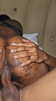 Perempuan jalang kotor menerima paip gemuk dalam pepek ketatnya