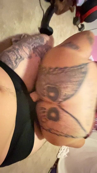 MzKiTTy91: Pawg studentka tvrdě šuká zezadu obrovským ptákem