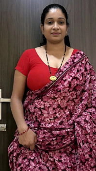 Bạn bè gợi cảm ôm vợ priya bhabhi đến để được đụ, cô ấy đang cảm thấy buồn chán một mình