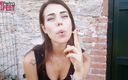 Smokin Fetish: Bruneta Petra în acțiune cu fumat în aer liber