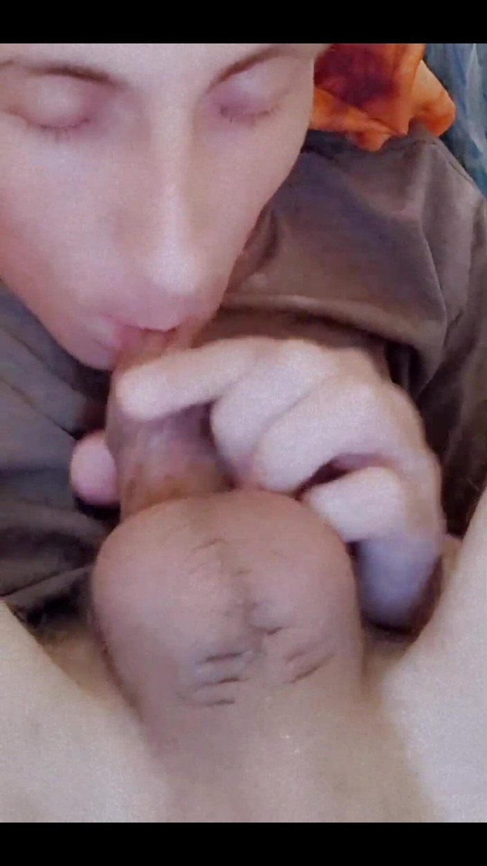 Juliaporno3: Nejlepší selfsuck. Profesionální autofellatio s velkým paroháčem