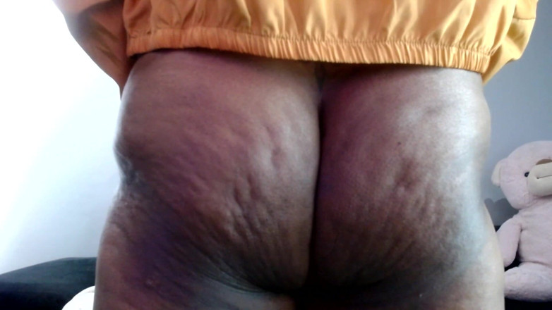 Maeling: Cuckold Husband Stuffed in Oily Anal - Giantess Ebony Ass 