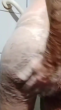 Schiuma e doccia