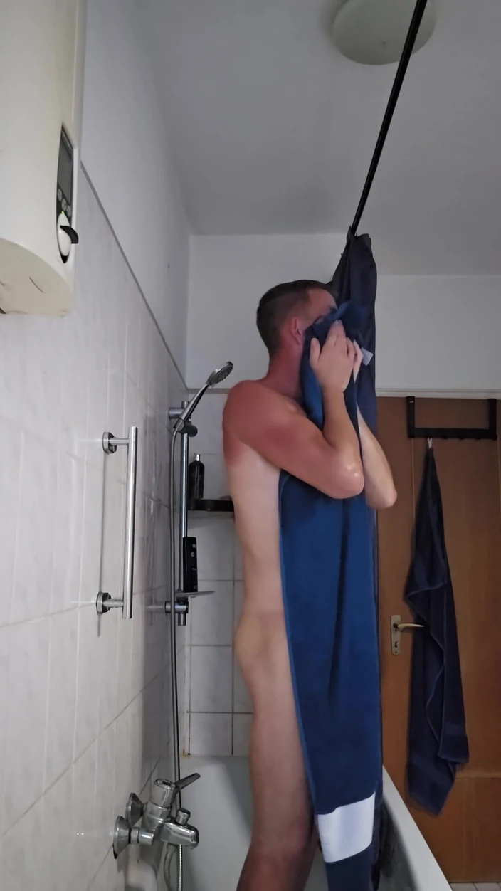 Chris_snoopy_91: Get It for Me in the Shower