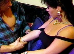 The Vintage Era: Elegantní vintage holka je tvrdě ošukaná do zadku