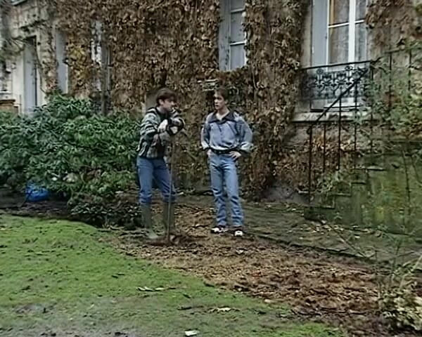 Porno Cloud: MILF -uri de acțiune la futai cu pumnul