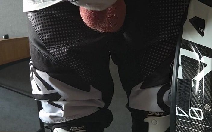 Sneakersmax98: Mxhelmet'imde kremalı turta