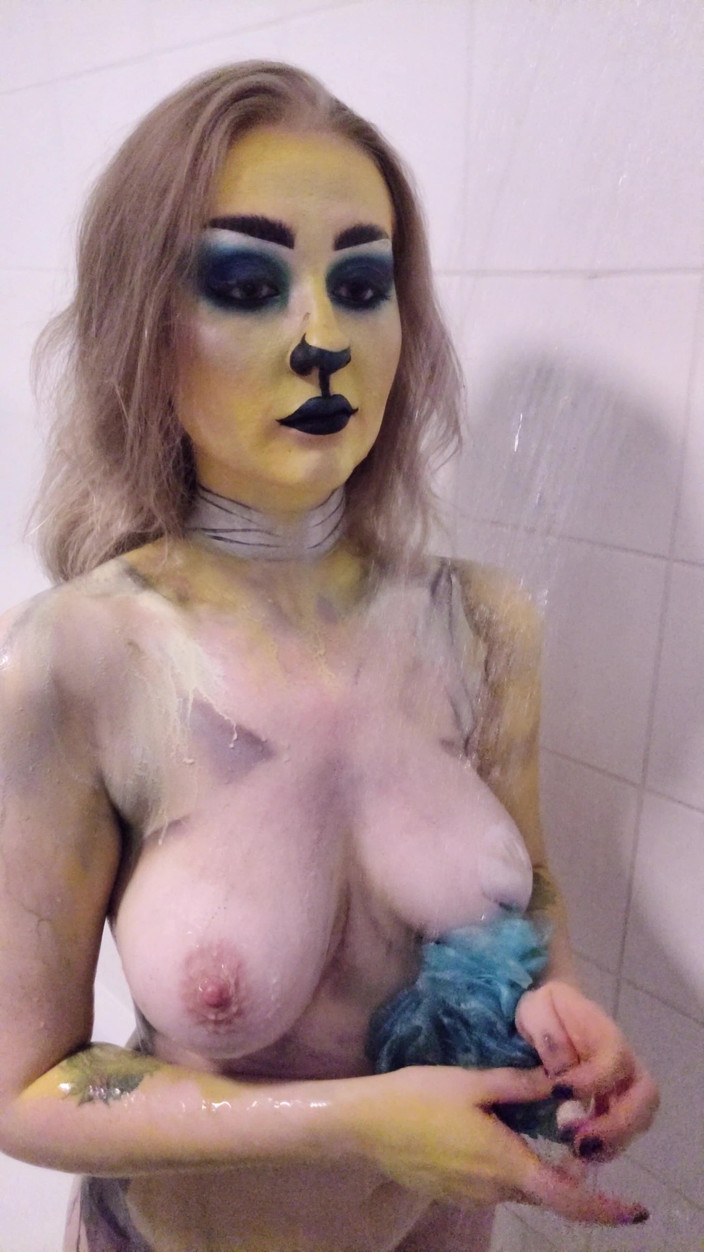 Em Yang: Penyingkiran Cat Badan Ankha