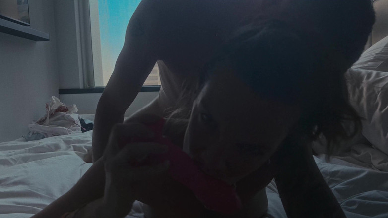 Marty and Wendy: Memek tante seksi ini dientot habis-habisan sampai dicrot di mulut
