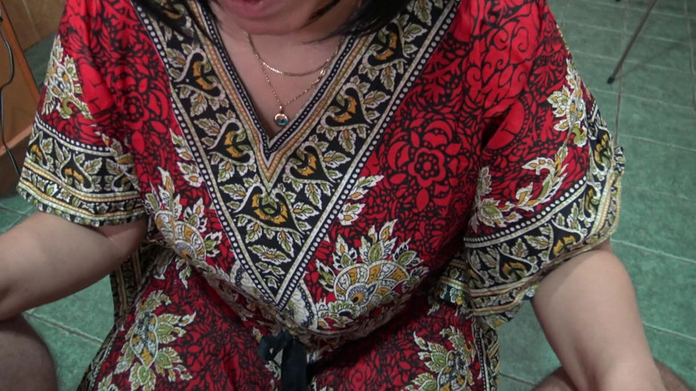 Souzan Halabi: 상사에게 대박 사정을 삼키는 영국 인도 청소부