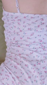 POV: En Malaysisk Hijabi -flicka Som Retar Dig I Jumpsuit
