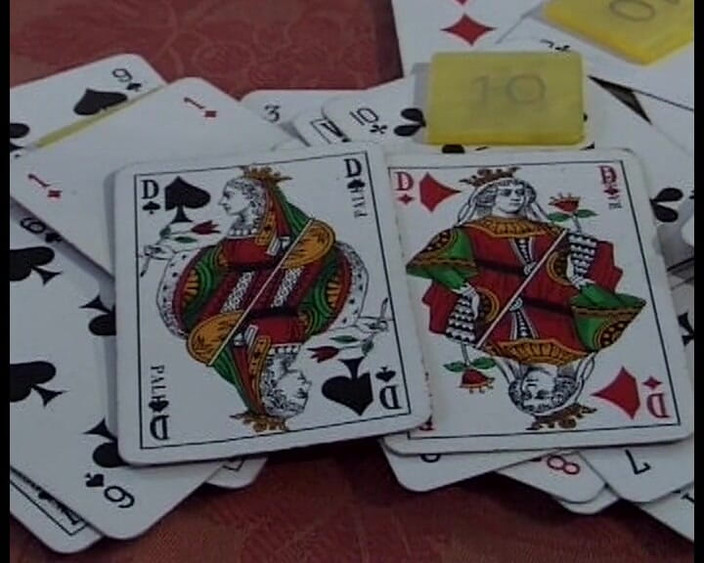 Filles Francaises: Seducente ragazze francesi che hanno il più caldo trio lesbico...