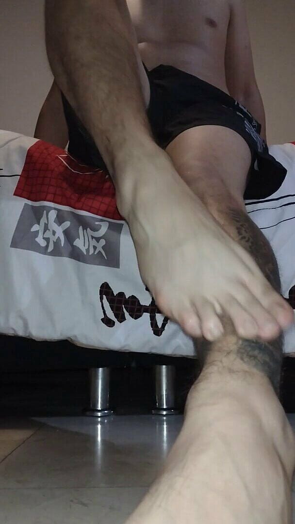 Tomas Styl: लैटिन पैरों पर सफेद क्रीम