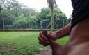 Lekexib: Masturbación con la mano en el parque - 2