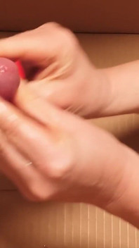 Le professeur fou - le bot de traite criblé d’insectes traite sa bite avec un tourment après l’orgasme