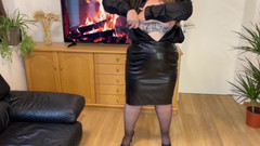 OurFetishLife: Ik kom klaar op de kont van mijn stiefmoeder omdat...