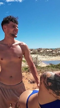 Skutečná batůžkářka gf ošukaná v australském plážovém ráji!