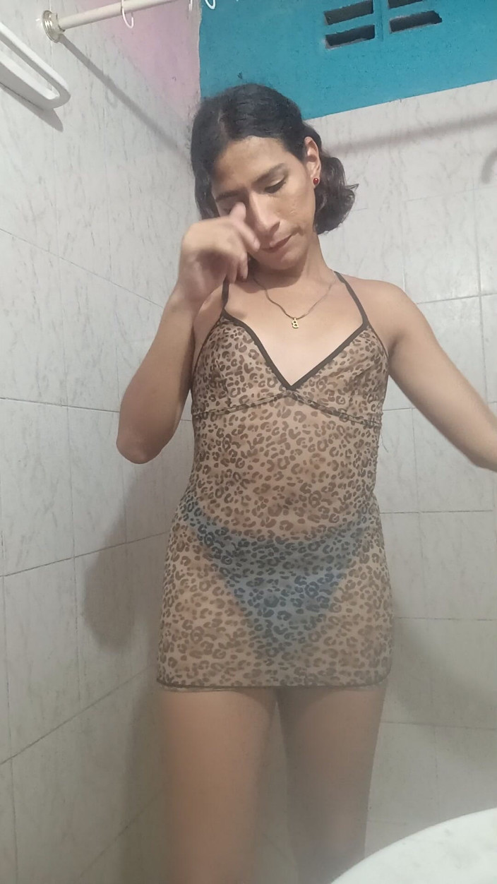 Femboy from Colombia: Terima kasih semua, saya di sini