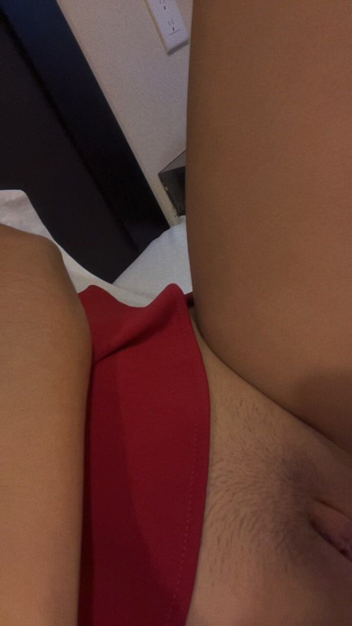 StrayGirl: Porter mon nouveau jouet