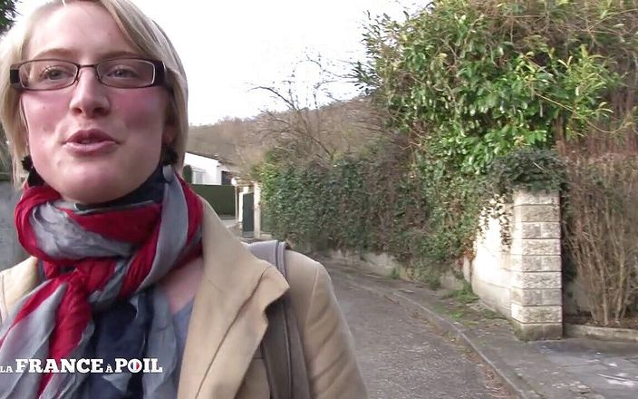 La France a Poil: Splendida milf tettona bionda profondamente sodomizzata