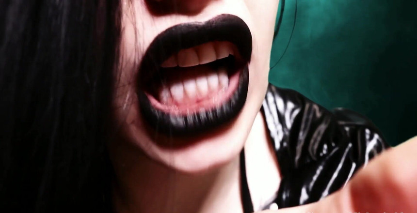 Goddess Misha Goldy: Succubus将控制你，你的身体和你的种子