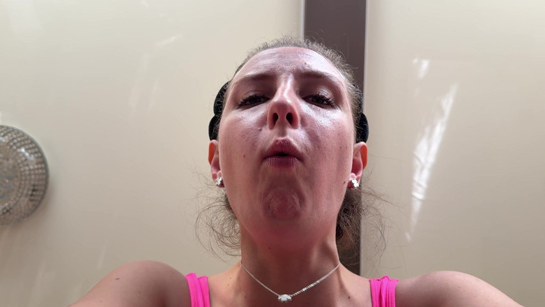 Hottie goddess: Inundație cu scuipat aromate, cersești mai multe cu vedere la...