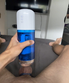 ThreeYoungBoys: 玩弄我的玩具，玩得很开心，高潮 2