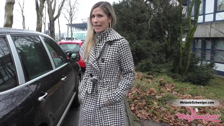Mellybunnyluder: Blowjob beim autowaschen