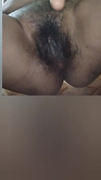 Deshi Bhabhi Насолоджуйтесь з Didlo Her Push Up Гаряча волохата зріла кицька