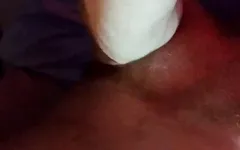 Penghisap berbulu dalam menyelinap masuk dan menghisap batang saya