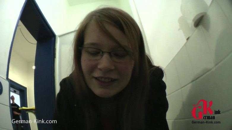 German Kink: Klo Vixen