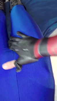 Oktavia Milton dalam lycra zentai yang hebat
