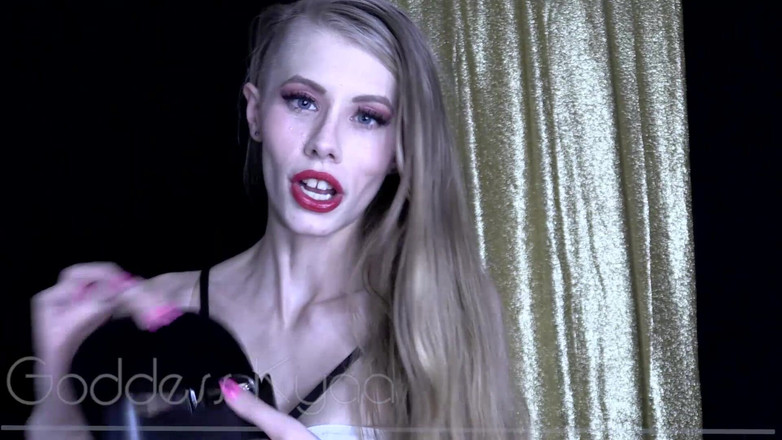 Kyaa Chimera: Dewi dalam cermin mata