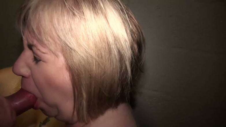 Dirty Doctors Clips: Două sclave captive