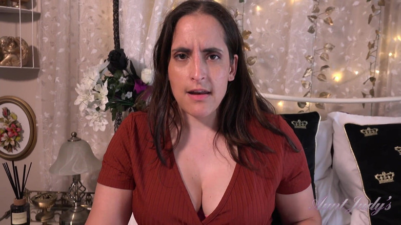Aunt Judy's: Auntjudys - Sua Peituda milf proprietária Lorelei - meia-calça em primeiro plano