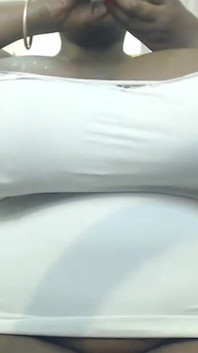 Giant Titsplay & Moaning Fetish