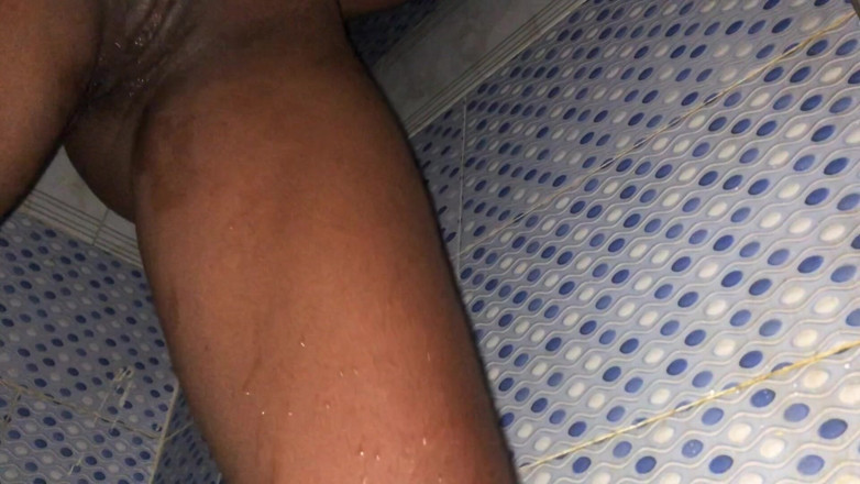 DivaHouz: Sexy ebano africana prende in giro la figa bagnata in...