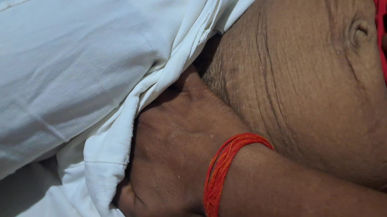 Trilokinath: インドのデシ系義理の義理の姉妹がペニスを求めて飢えている。義理の兄は彼女を抱いて満たした