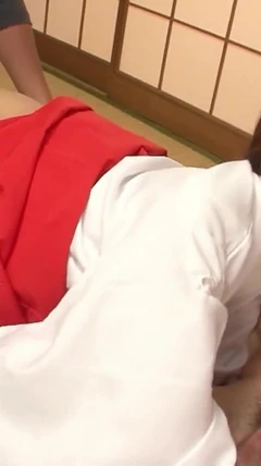 Asian Porn Collection: 传统的日本青少年勾引两个男孩的无码2男1女3P ...