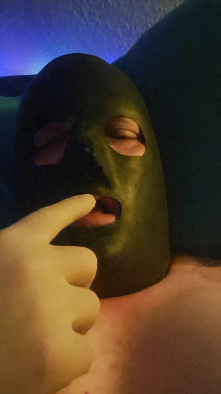 Fickspecht: Latexová Sissy Je Zpět
