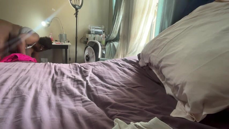 Legendary Booty Overdose: Dojrzałe GRUBA masturbuje się i jęczy w łóżku