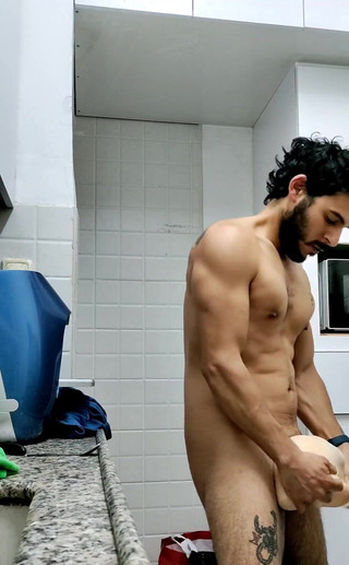 Grayalpha: Sana boşaldığımda gözlerime bakmak ister misin?